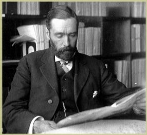 pic of Norman Criddle at desk