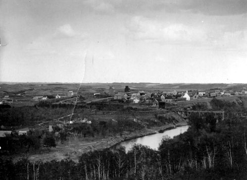 Picture of early Wawanesa from South East
