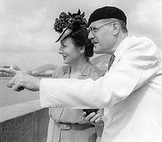 Photo de Claude Champagne et son épouse, 1946