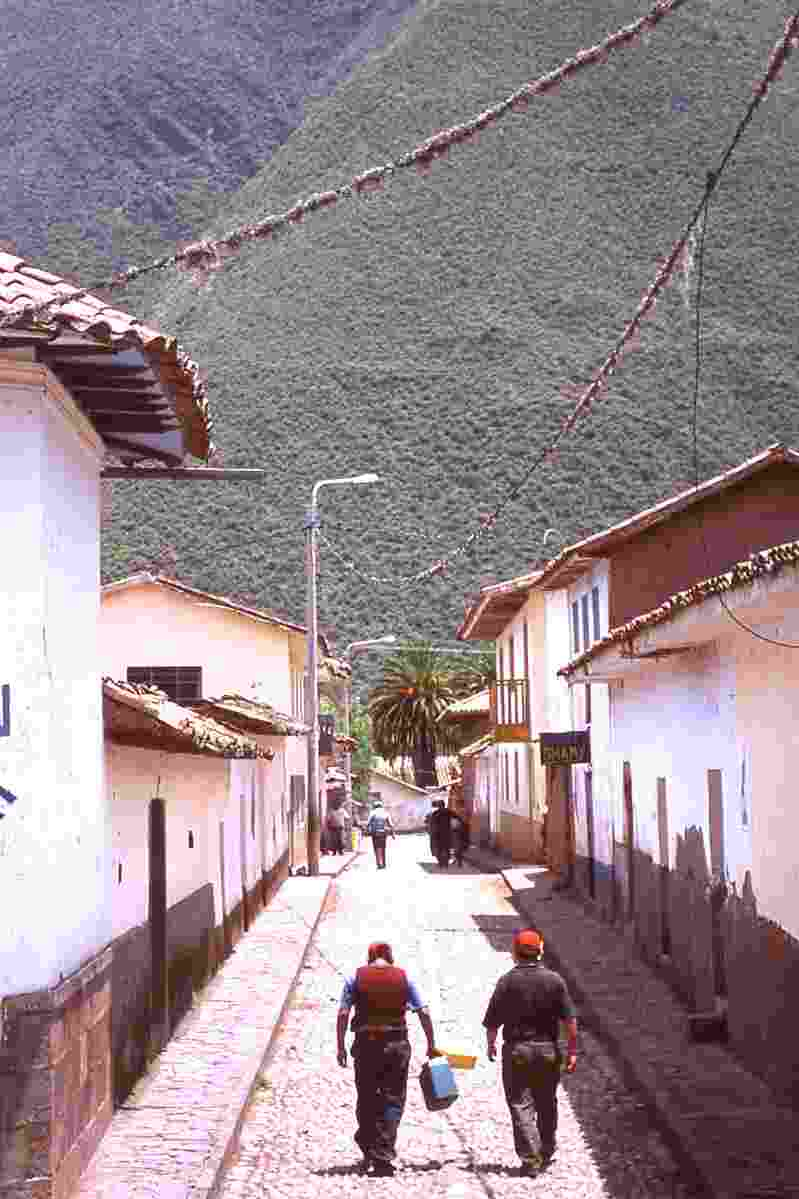 Town on route between Puno and Cusco, closer to Cusco with famous Church