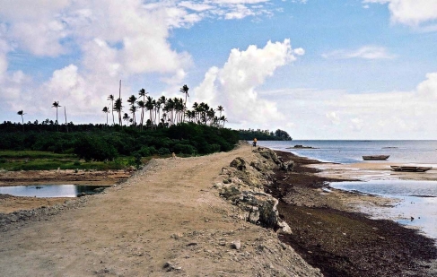 Figure 3. Tongatapu, aux ÎlesTonga : combien de temps les digues protègeront-elles les terres intérieures de la montée du niveau de la mer ?