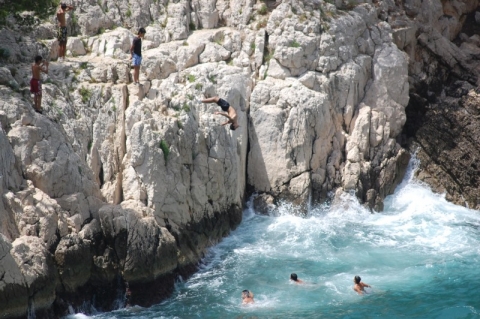 Figure 3. Jeunes plongeurs des Calanques