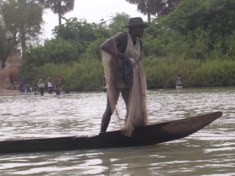 Figure 7. La pêche au filet sur Oti