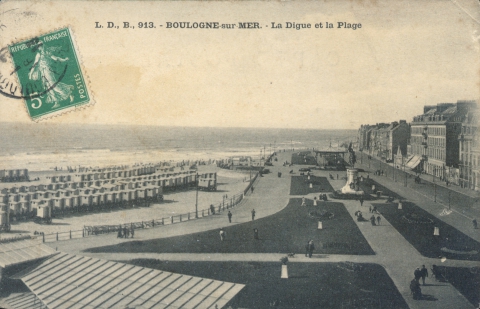Figure 1. Carte postale « Boulogne-sur-Mer, la digue et la plage », années 1910.