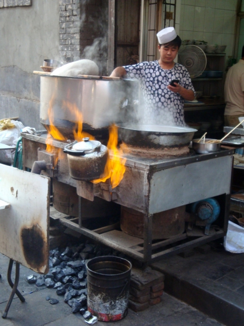 Figure 4. Cuisinière à charbon, Xian, juin 2013.