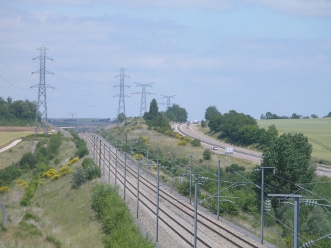 Figure 5. La LGV Est et l’autoroute A4 se rapprochant au sud-est de Lhéry.
