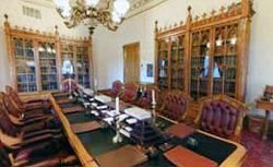 Voir image agrandie de la salle du Conseil privé