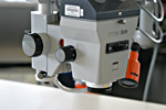 Photo d'un microscope de forte puissance, Centre de préservation de Gatineau de Bibliothèque et Archives Canada, 2006