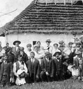 Wedding's photograph of pioneer family 1911, George E. Dragan collection
