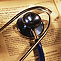 Stéthoscope posé sur un document