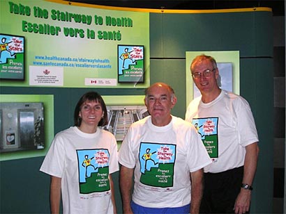  The Honourable Paul DeVillers (centre), Marion Reeves (left), and Dr. Andrew Pipe (right) 