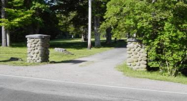 Woodlawn Cemetery entrance from Highway 8