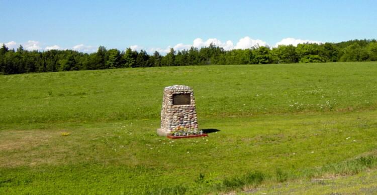 Central New Annan: Anna Swan monument