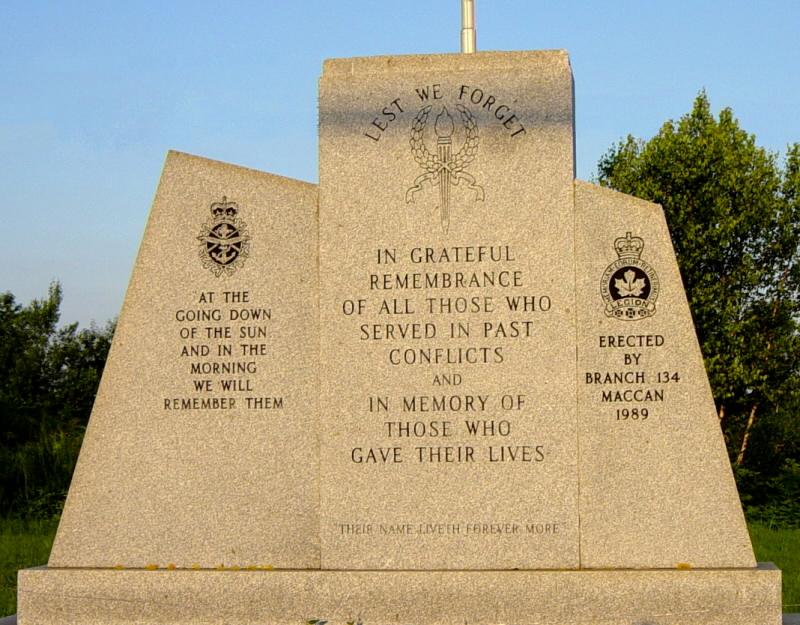 Maccan: war memorial monument