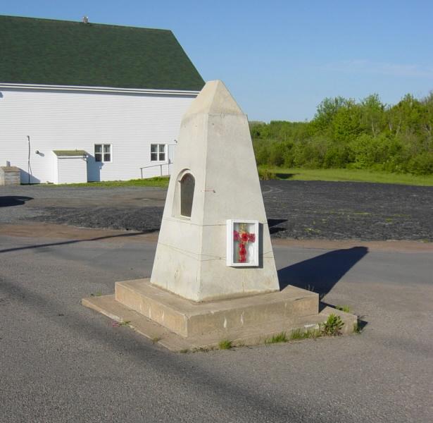 War memorial monument, Bramber: general view looking westward