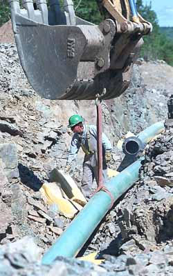 Installing Halifax lateral gas pipeline