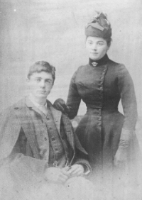 Image of Emily and Dick Carr