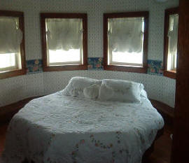 The Octagon Bed
