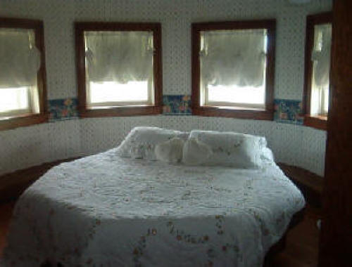 Octagon Bed