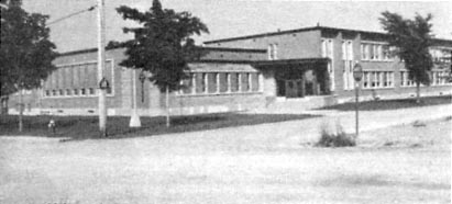 École secondaire Saint-Jean inaugurée en 1958