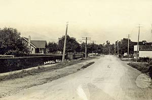 Vedder road in Sardis, with the Horatio Webb house on left. Lorna Shaw collection.