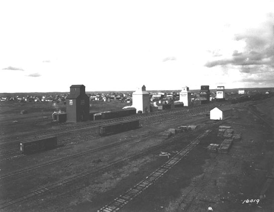 Yard & Grain Elevators, Hanna, Alberta c.1916