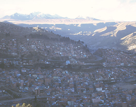 Dense hpusing on hillsides-La Paz