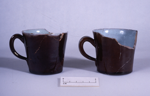 Tinglaged Earthware Cups
Date of Photo: 02/1987
Provenience:
2L.12H9.4
3L.1Q5.4
