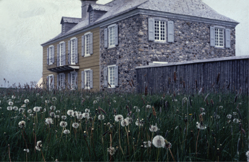 De la Valliere House
Photographer: Horst Paulfer
Date of Photograph: Summer 1988
05-J-01-1219