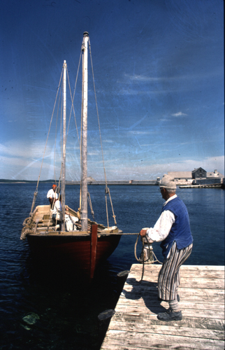 Fisherman mooring chaloupe at Frederic Wharf
Photographer: Jamie Steeves
Date of Photograph: unknown
05-J-03-49
