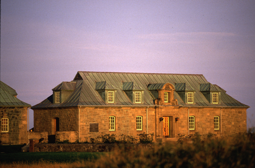 Louisbourg Museum and House
Photographer: Andre Cornellier
Date of Photograph: Summer 1988
05-J-04-679