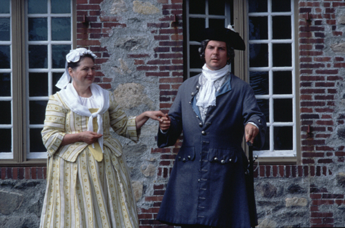 Animation - exterior scene - upper class people
Photographer: Parks Canada / Fortress of Louisbourg
Date pf Photograph: 1995
05-J-07-1011