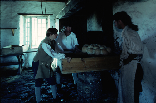 Animation in bakery
Photographer: Barrett and MacKay
Date of Photograph: July 1995
05-J-07-811