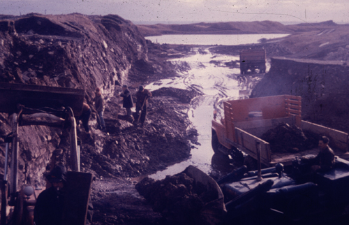 Early excavation of escarp wall
Date of Photo: 1963
Provenience: 1B
2a-4-1