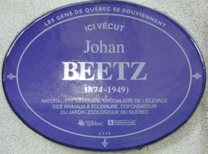 Plaque commémorative, placée sur le 322 ave Laurier, Québec