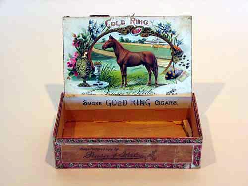 Gold Ring cigar box