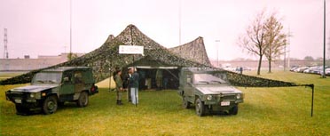 Les installations extérieures des Forces armées canadiennes au Hamfest du Québec 2003