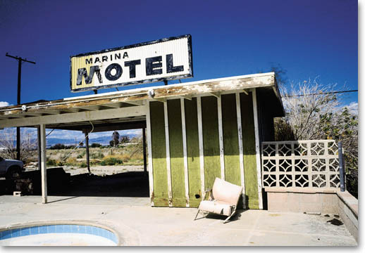 Marina Motel, Sign