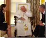 Prime Minister Jean Chrtien and Mrs. Aline Chrtien meet with His Holiness Pope John-Paul II, Toronto (July 27, 2002)