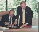 Prime Minister Chrtien and French President Jacques Chirac at the 2002 G8 Summit