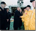 Prime Minister Jean Chrtien and Minister of National Defence Art Eggleton bid farewell to the Maritime Forces Atlantic task group prior to its departure for Operation Apollo.