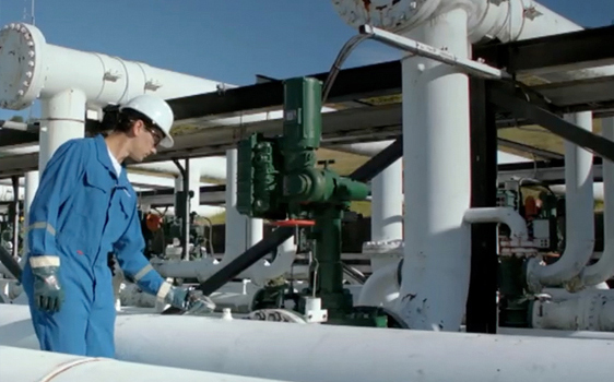 Photo – Man working on pipeline