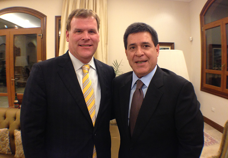 Le ministre Baird rencontre le président élu du Paraguay