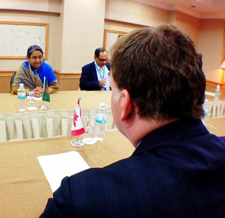 Le ministre Baird rencontre son homologue du Bangladesh