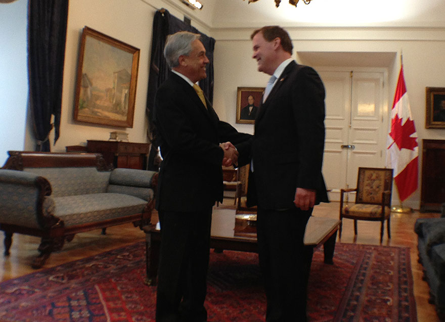 Le ministre Baird rencontre le président du Chili