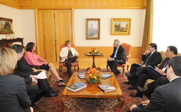 Minister Ablonczy Meets with Chile’s Acting Minister of Foreign Affairs