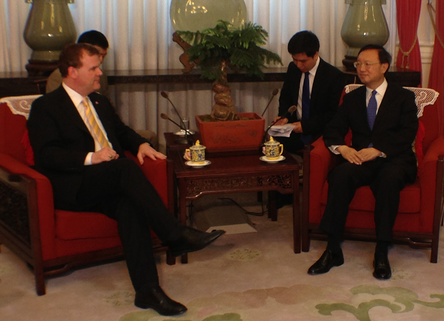 Le ministre Baird félicite M. Yang Jiechi pour sa nomination au poste de conseiller d’État des Affaires étrangères et de la Sécurité nationale de la Chine