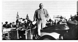 William Lyon Mackenzie King faisant campagne pendant l'élection 1926 fédérale.