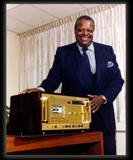 Photo: Oscar Peterson presented with a gift